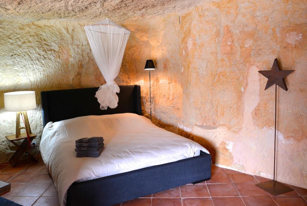 Gites Troglodytes Du Chateau De L'Etoile Vernou-sur-Brenne Room photo